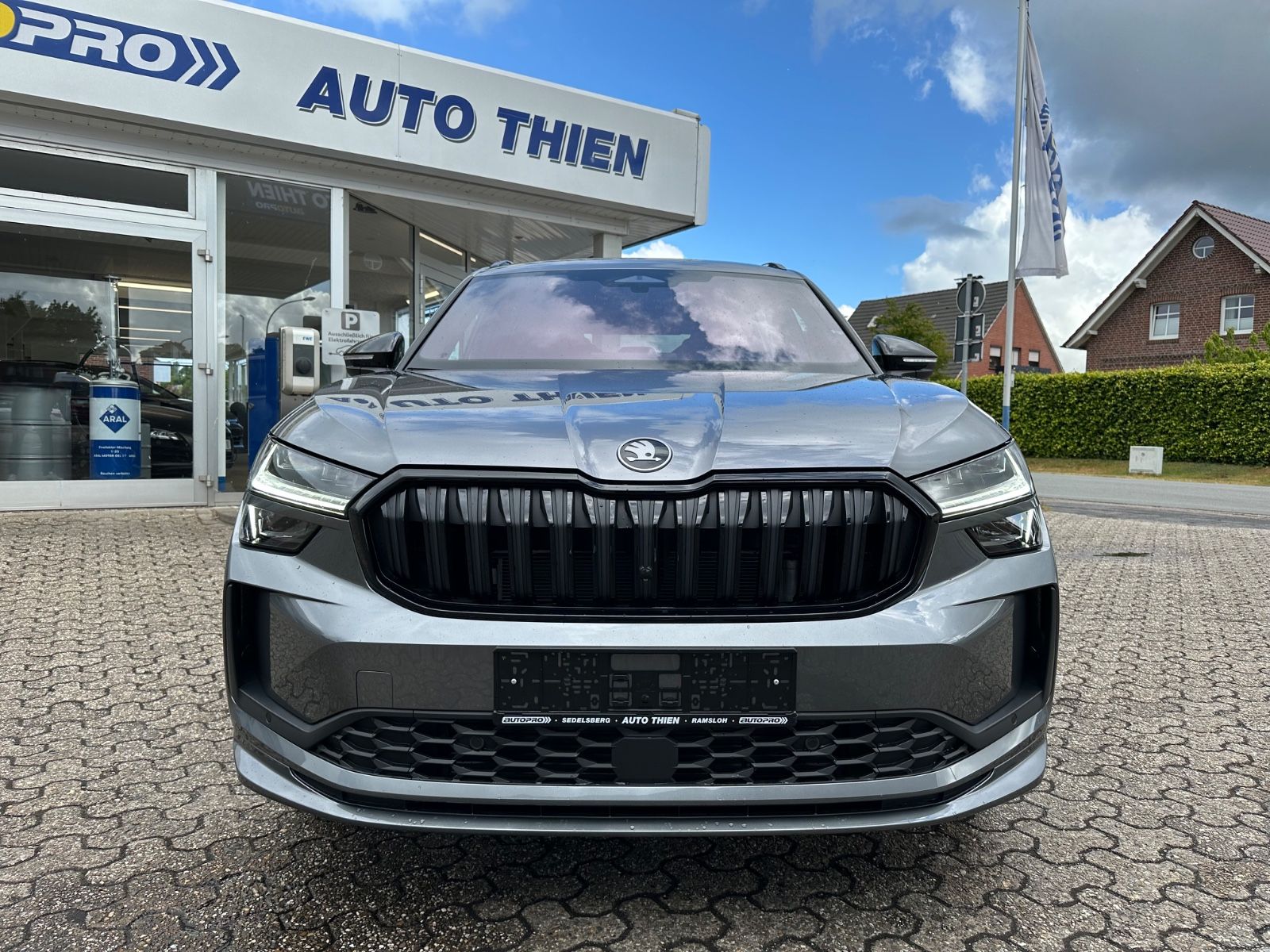 Fahrzeugabbildung SKODA Kodiaq 1.5 TSI Sportline DSG AHK/Matrix/Navi/ACC