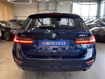 BMW 320 Touring  d xDrive Luxury Line *HUD*PANO*ACC*