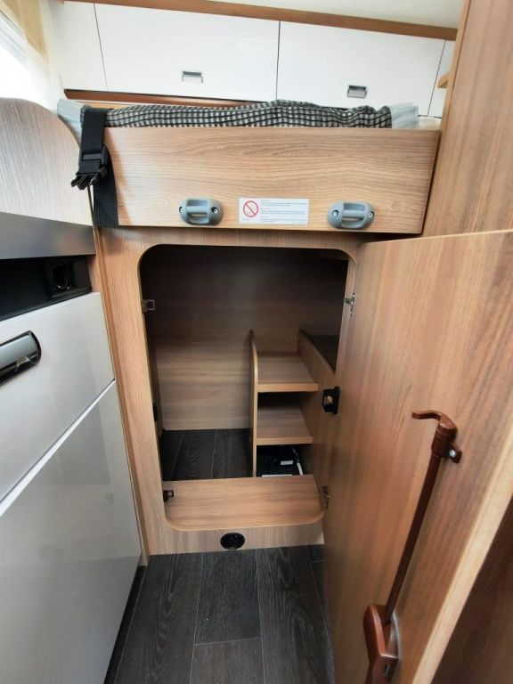 Fahrzeugabbildung Laika Kosmo Compact 5 Verfüg./SAT/TV/AHK/NAVI