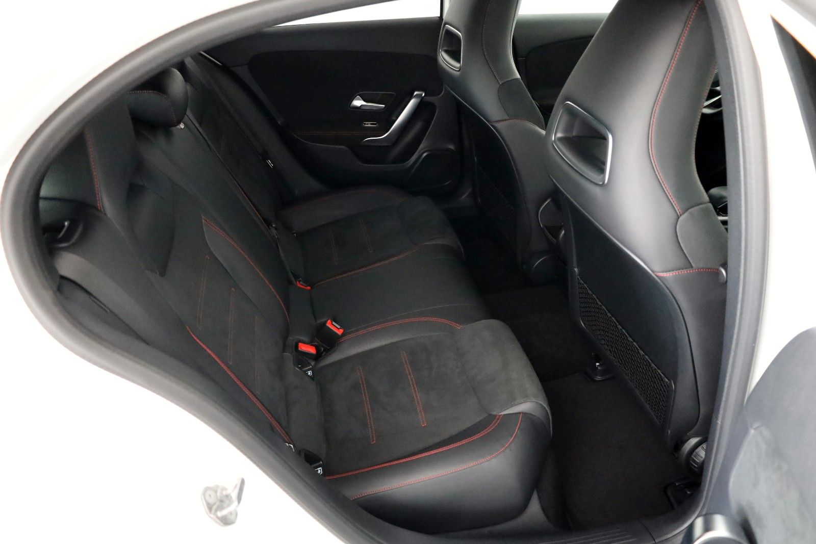 Fahrzeugabbildung Mercedes-Benz A 220 AMG Line T.Leder,Navi,LED,Kamera,SH,SR+WR