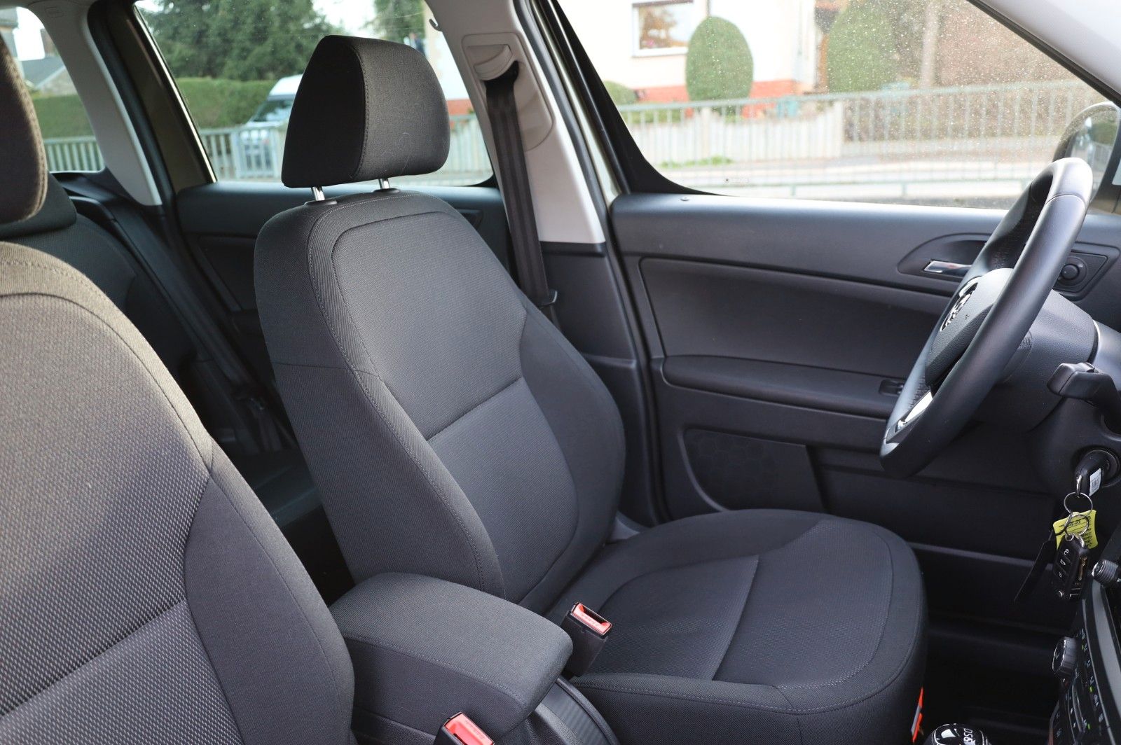 Fahrzeugabbildung SKODA Yeti 1.4 TSI Ambition *DSG *SHZ *PDC *Sunset