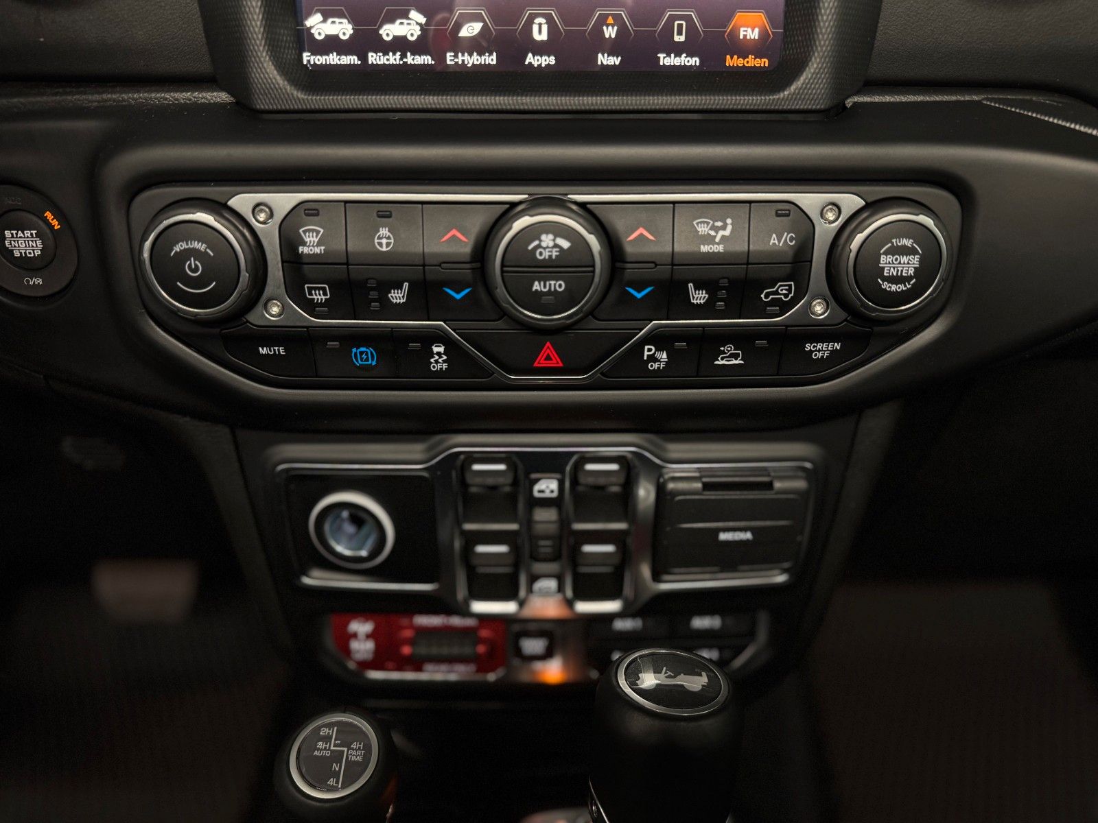 Fahrzeugabbildung Jeep Wrangler Unlimited 2.0 4xe Rubicon "DUAL-TOP"