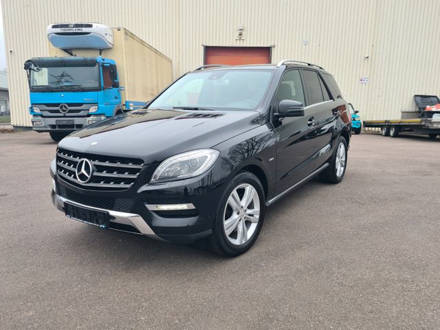 Mercedes-Benz ML 350 CDI Voll Ausstattung vom Doktor. 1 Hand