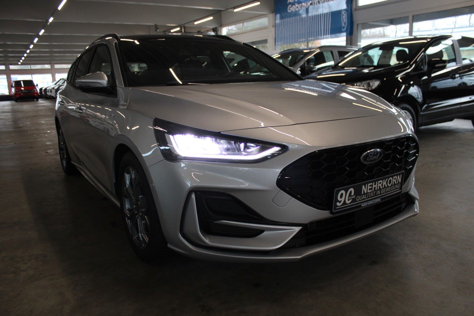 Fahrzeugabbildung Ford Focus ST-Line X Aut. LED ACC Leder Pano HUD Wint