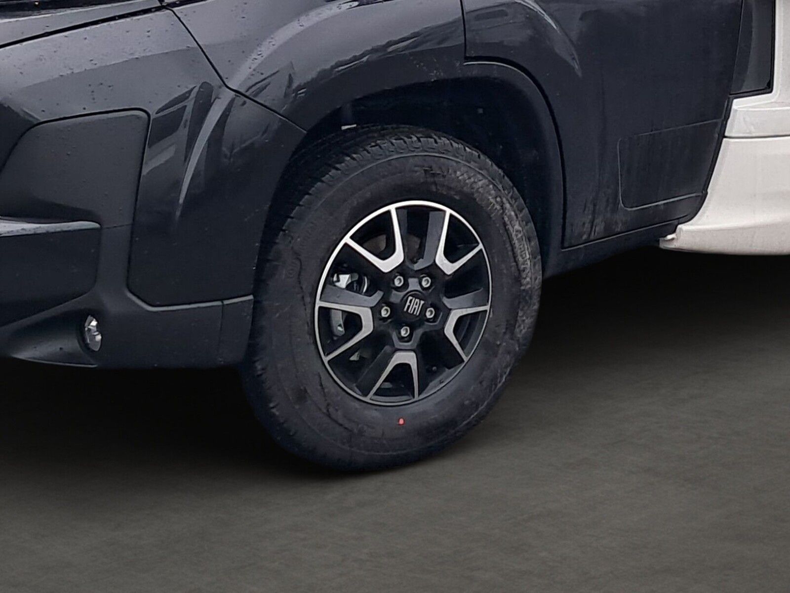 Fahrzeugabbildung Forster T F745 EB LTE,Solar,Markise,Lithium,Hubbett