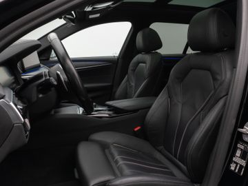 Fahrzeugabbildung BMW 530d Tour Luxury Line AHK Pano H/K Kamera DAB