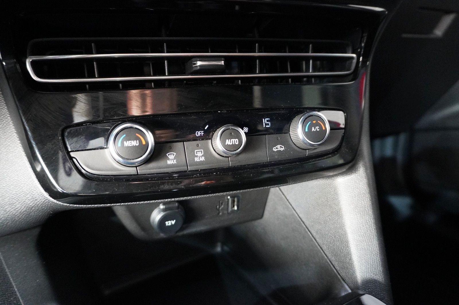 Fahrzeugabbildung Opel Mokka GS SPORT 1.2T NAVI/LED/KAMERA/SPORT/DAB+