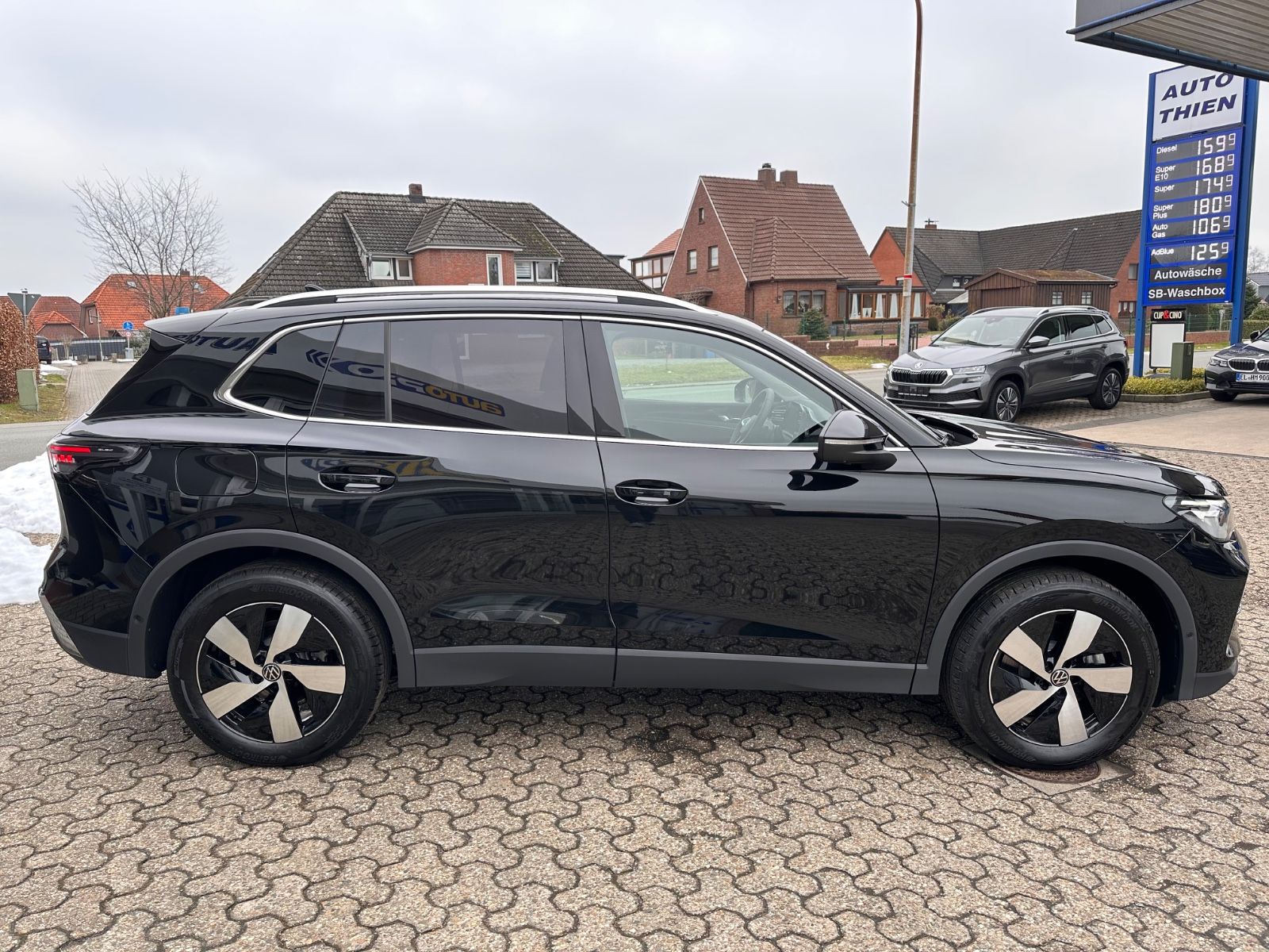 Fahrzeugabbildung Volkswagen Tiguan 2.0 TDI Elegance DSG AHK/Matrix/ACC/Navi