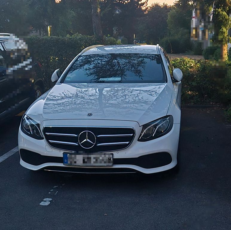 Image of Mercedes-Benz E 200