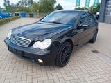 Mercedes-Benz C 180 C Limousine C 180 Kompressor - Mercedes-Benz C 180 aus 2004: Kompressor