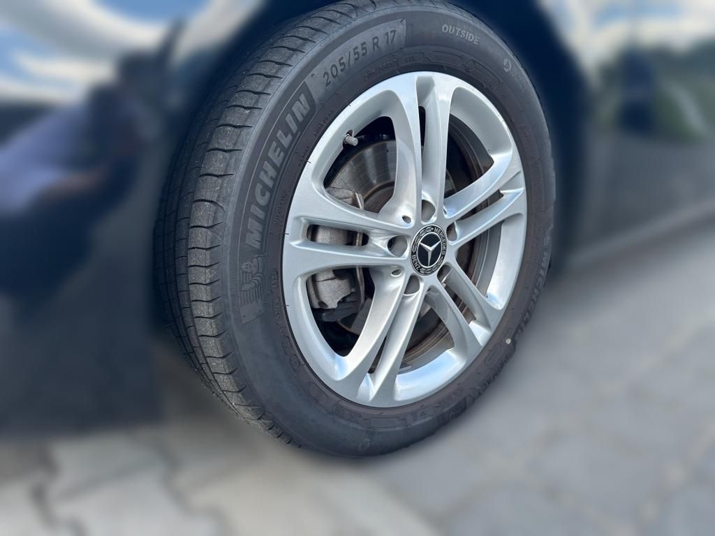 Fahrzeugabbildung Mercedes-Benz A 180 Progressive Totwi. Navi SHZ LED KAM SpurH