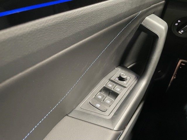 Fahrzeugabbildung Volkswagen T-Roc R 2.0 TSI 4Motion AHK Panodach Navi LED Bl