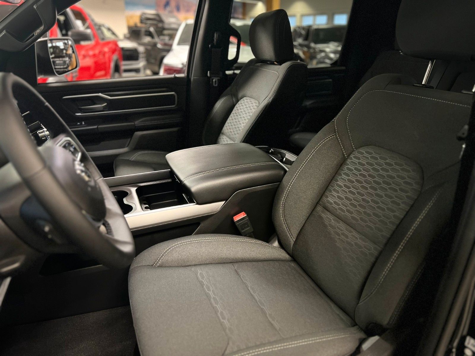 Fahrzeugabbildung Dodge RAM 1500 Big Horn Night  3.0L MY25 *PANO*LPG