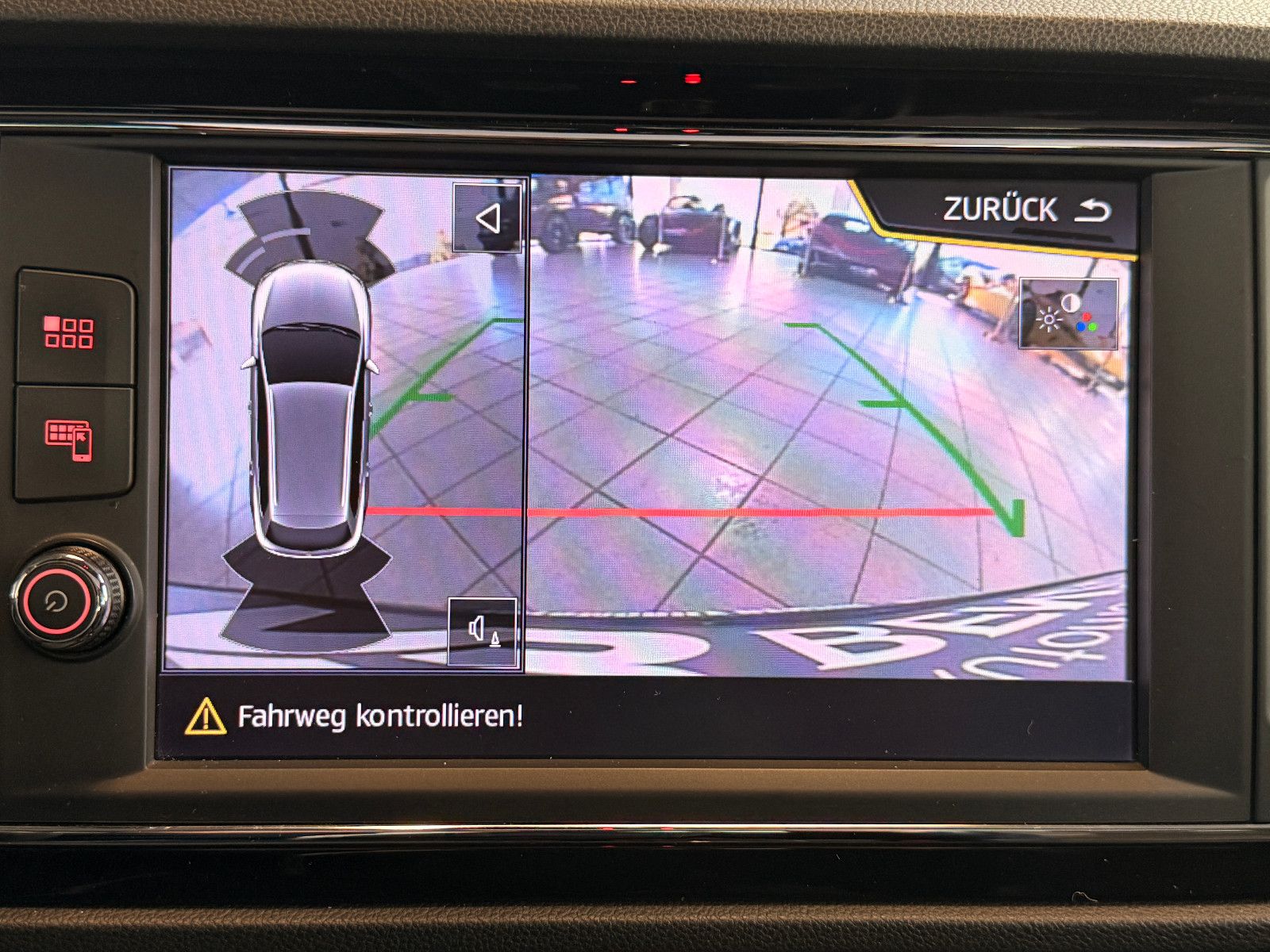 Fahrzeugabbildung SEAT Leon ST FR//ACC/LED/PANORAMA/APPLE-CAR/KAMERA