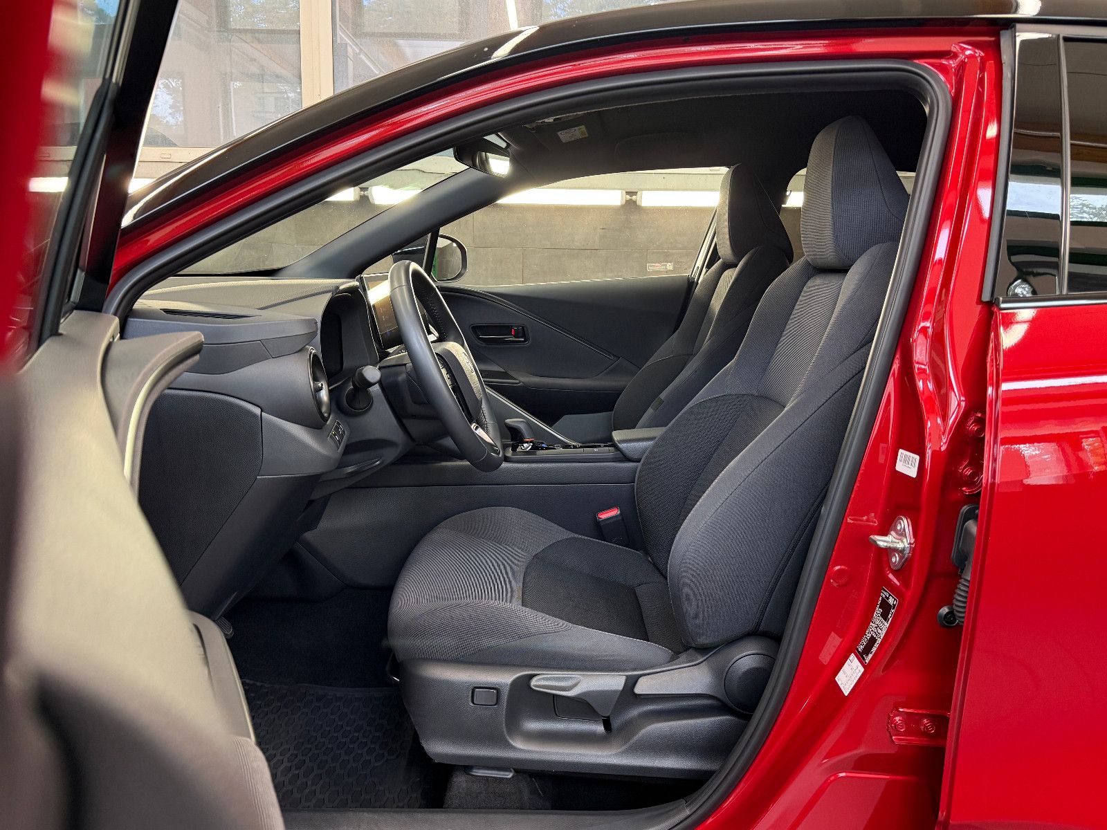 Toyota C-HR Hybrid AWD LED LHZG 360 ACC foto 2