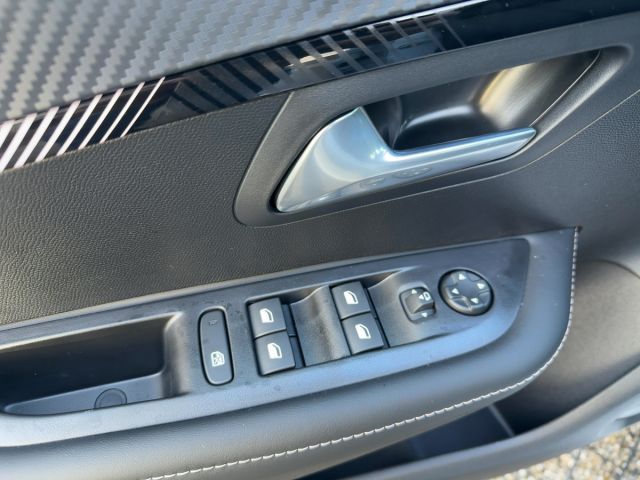 Foto Nummer 12: PEUGEOT 208