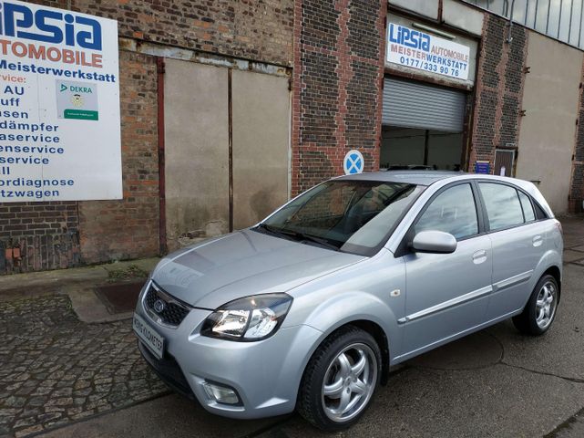 Kia Rio 1.4/ TÜV NEU/ wenig KM/ 8-fach bereift/ ALU