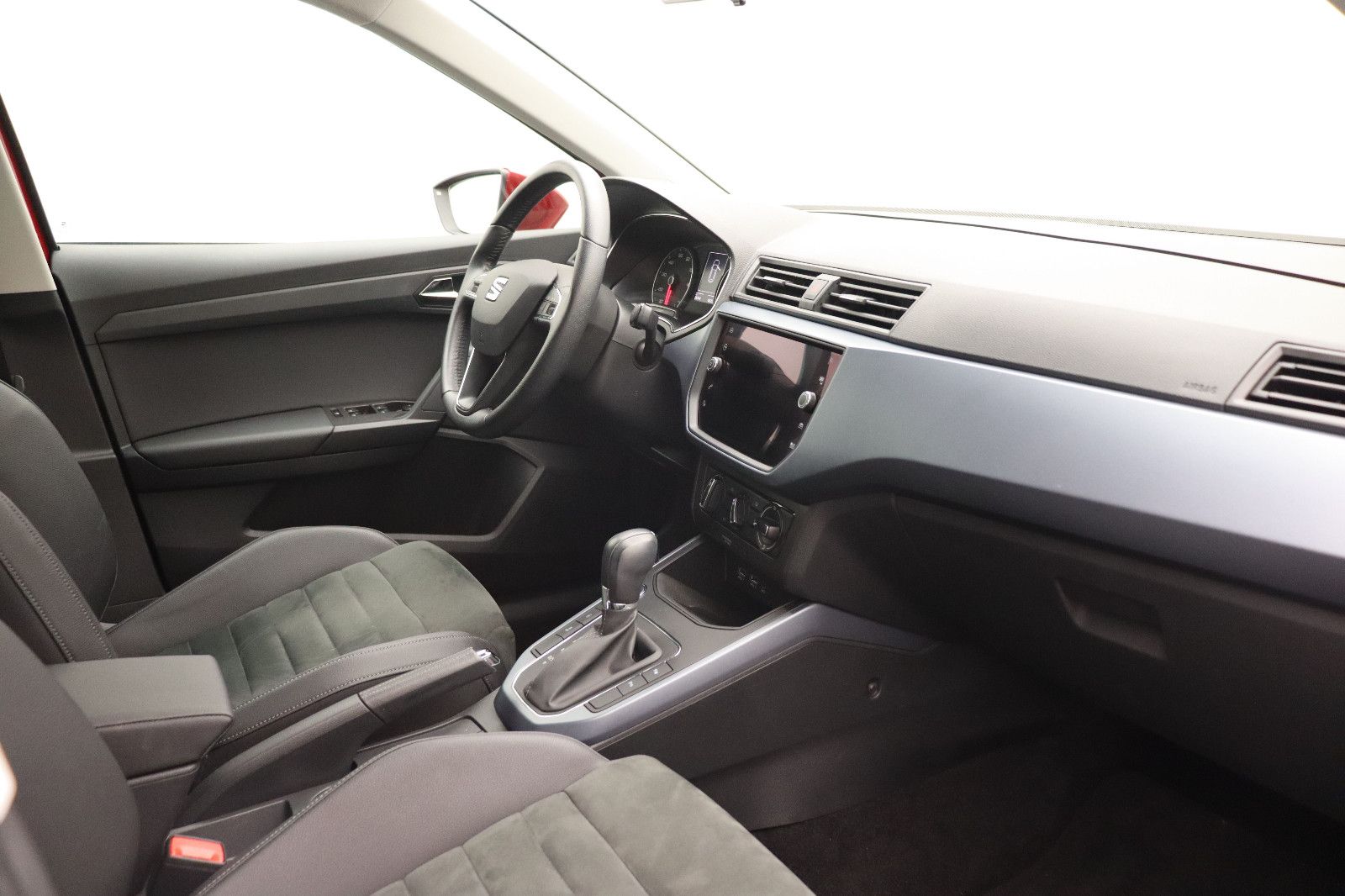 Fahrzeugabbildung SEAT Arona 1.0 TSI DSG Kamera ACC Navi