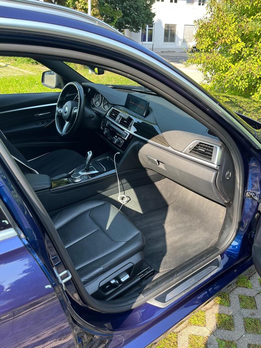 BMW 330i Touring Luxury Line Autom. Luxur...