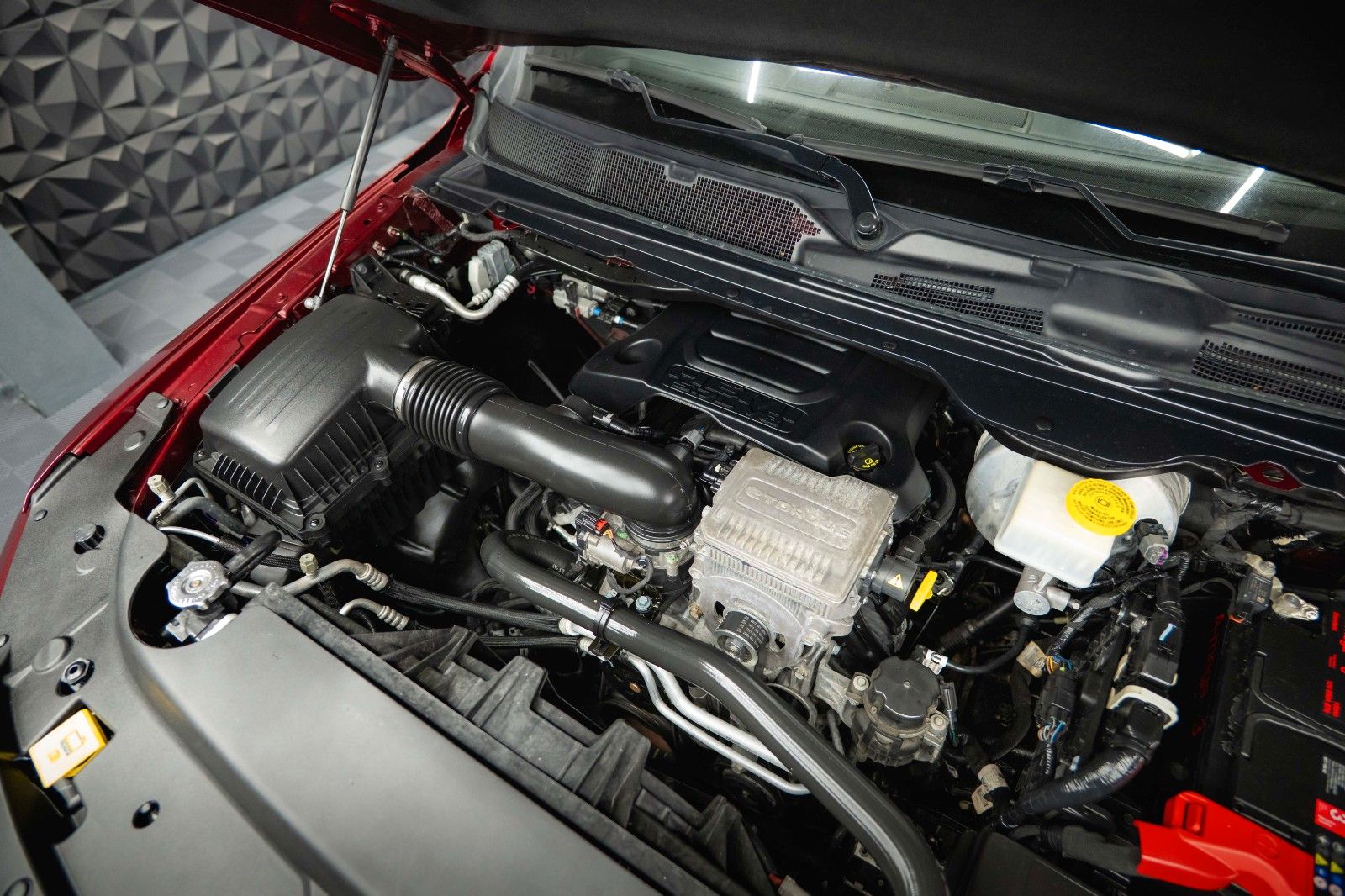 Fahrzeugabbildung Dodge RAM 5.7 V8 HEMI 4x4 OFFROAD Night LARAMIE 19%