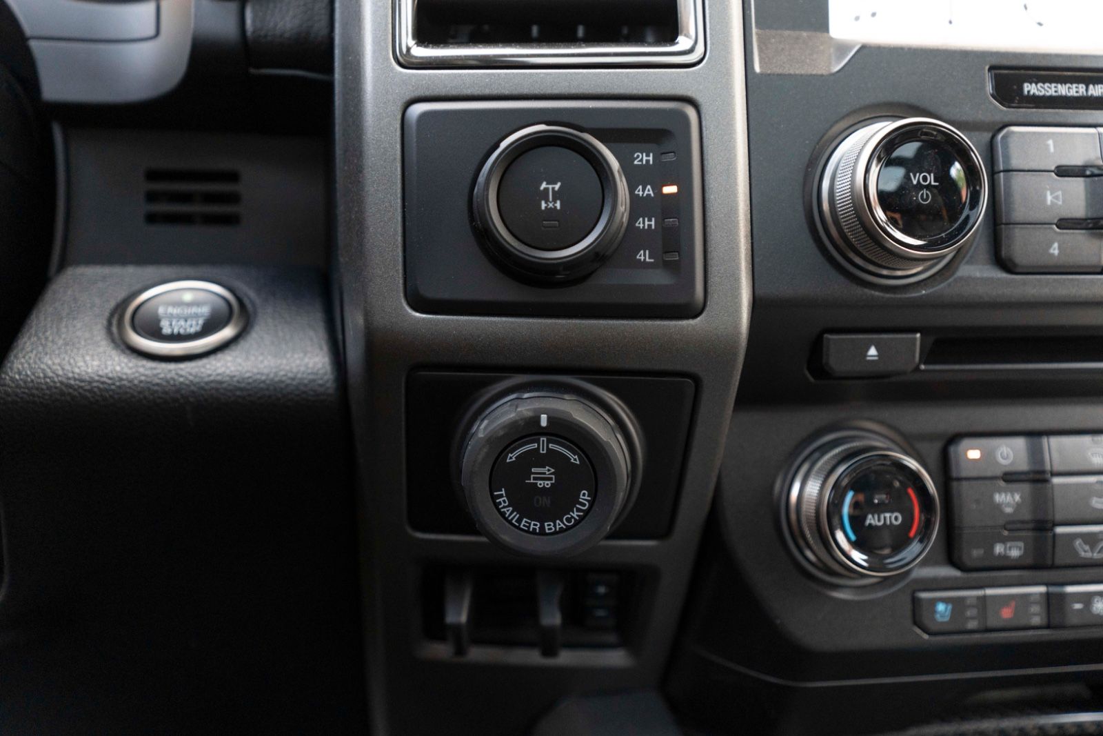 Fahrzeugabbildung Ford F 150 Raptor 3,5L 4x4 B&O 360° ACC TOTW AHK M+S