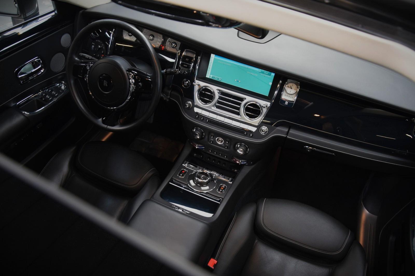 Rolls-Royce Ghost 6.6 V12 Serie II FaceLift  Massage