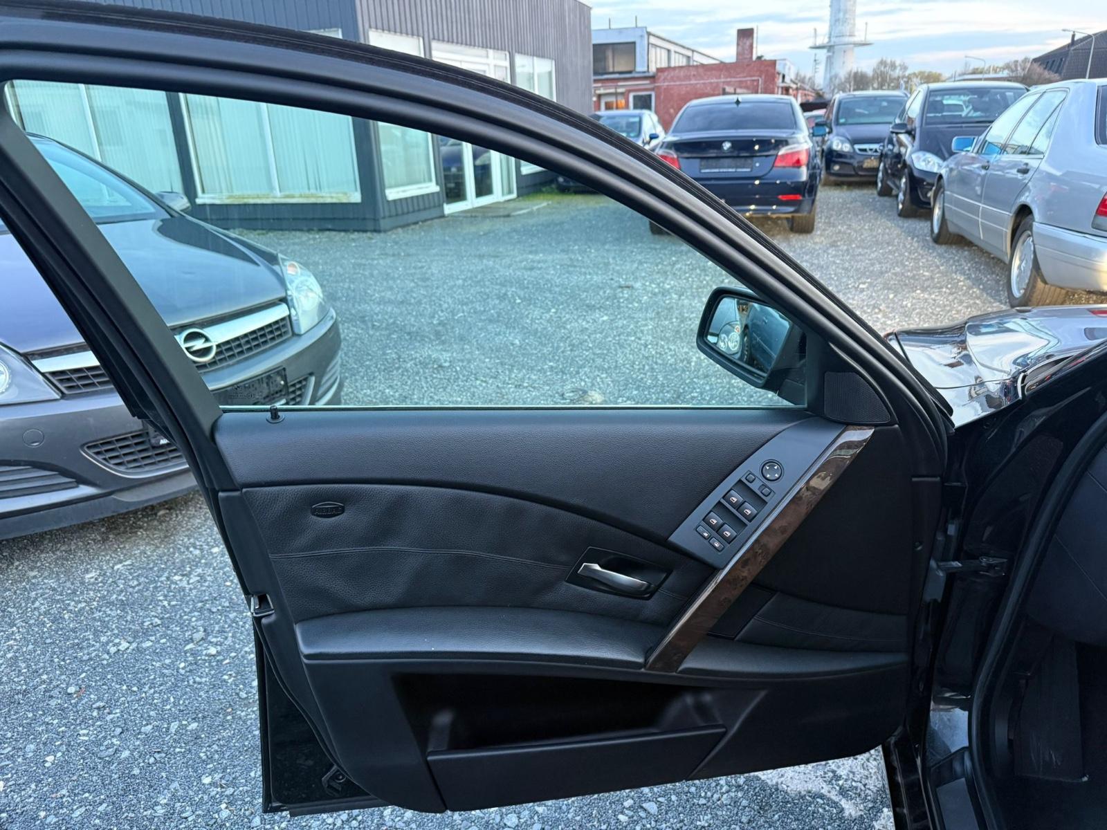 BMW 530i Lim. *90TKM*2.HAND*SCHIEBEDACH*