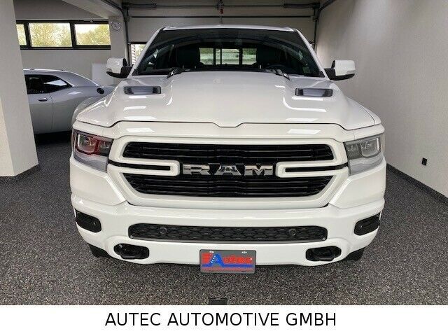 Fahrzeugabbildung Dodge LARAMIE CREW CAB SPORT  12"  HEMI 4x4