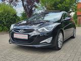 Hyundai i40 cw 2.0 Premium Automatik 2.HD/PANO/LEDER/XEN - Hyundai i40 mit Benzin-Antrieb: Kombi, Automatik
