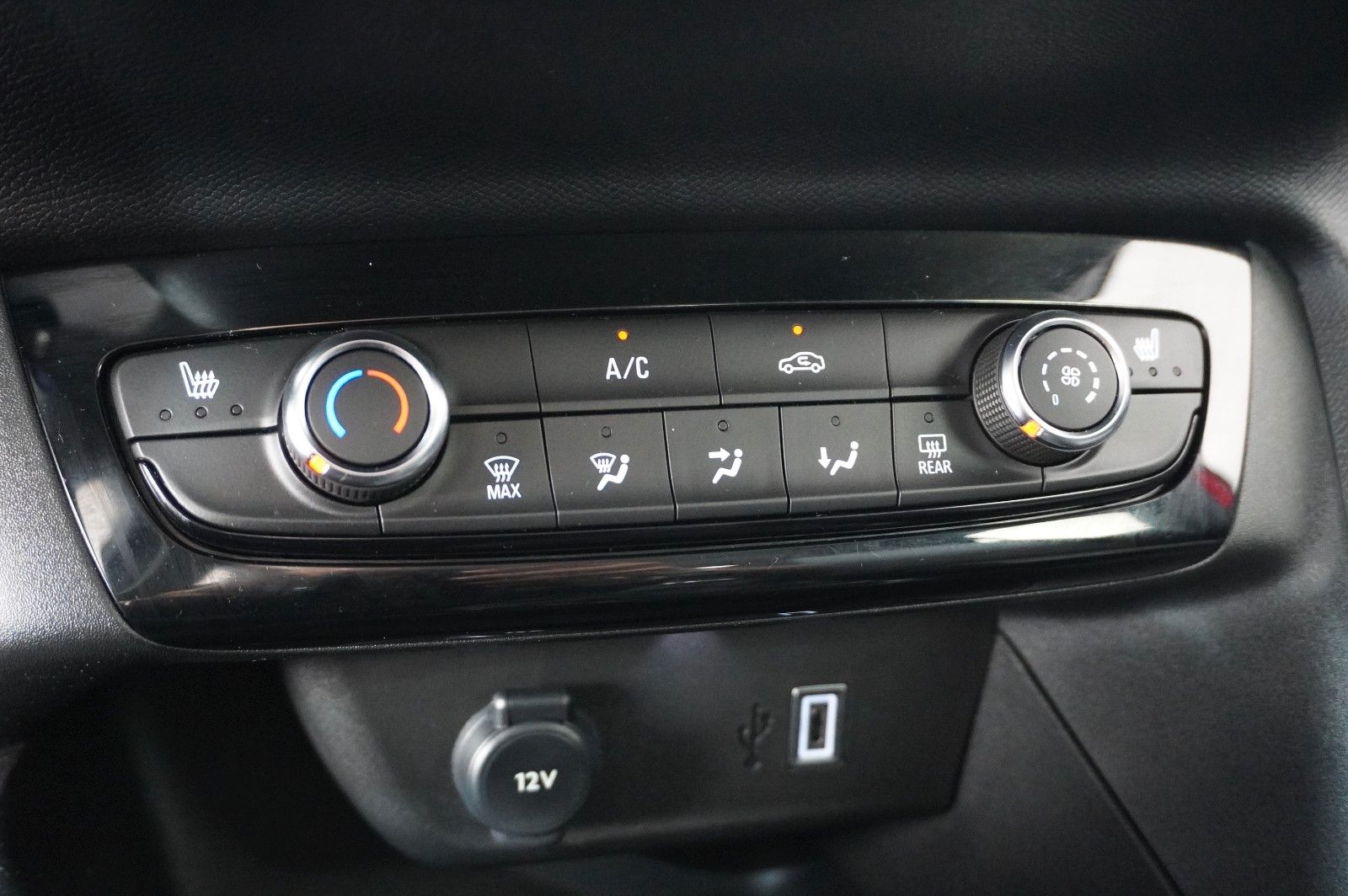 Fahrzeugabbildung Opel Corsa F 1.2 FACELIFT NAVI/LED/KAMERA/VIRTU./DAB+