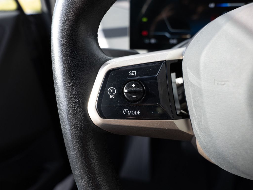 BMW iX xDrive40 HUD 360° LED ACC NAVI KAMERA SHZ PDC foto 22