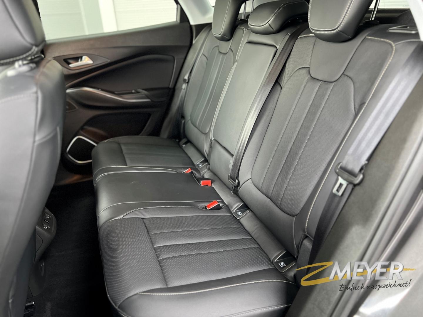 Opel Grandland X Ultimate 1.2 MT6 AHK PDC SHZ LHZ AGR