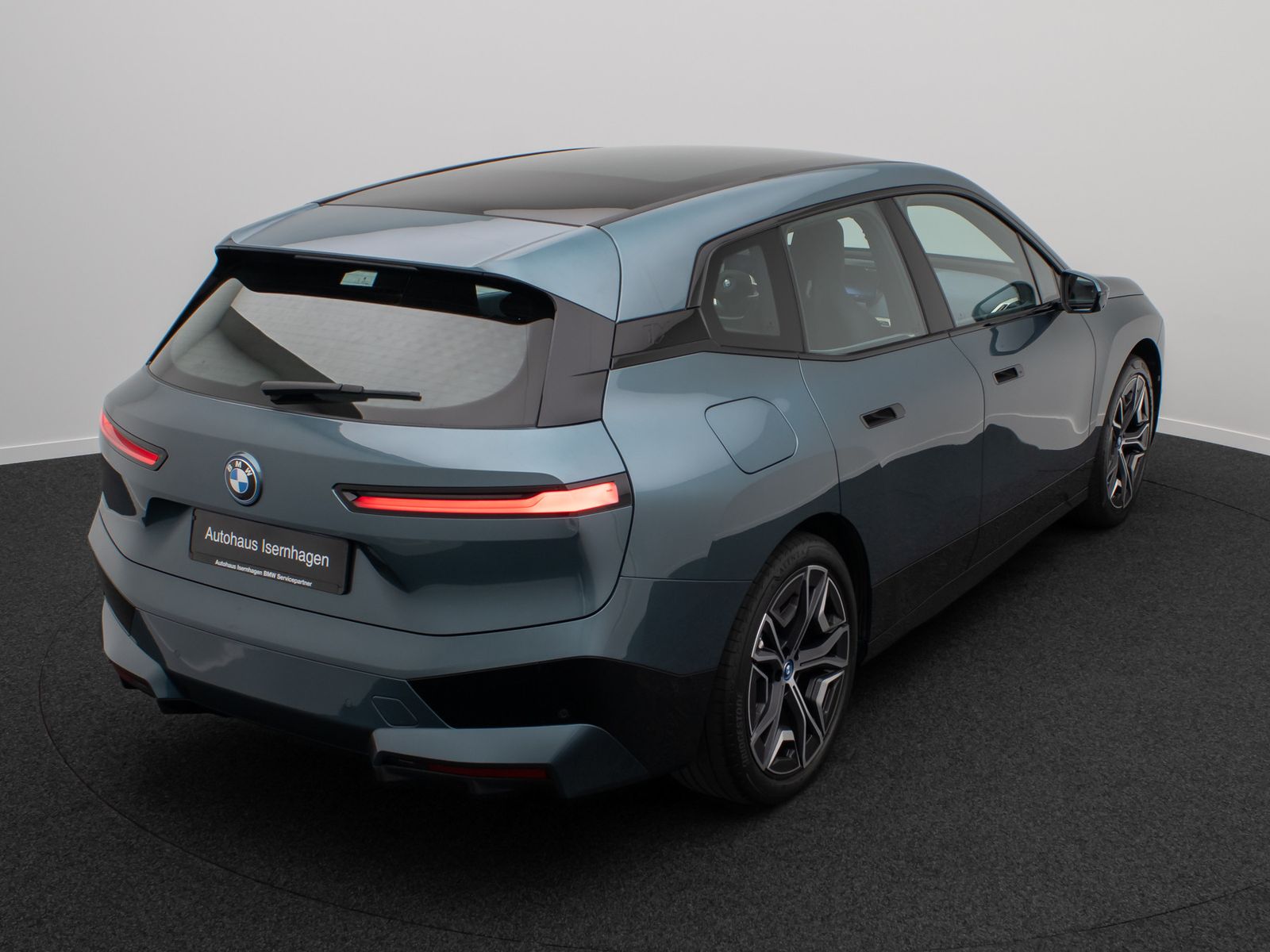 Fahrzeugabbildung BMW iX xD40 Sport AHK SkyLounge 360° DAB H/K 22Zoll