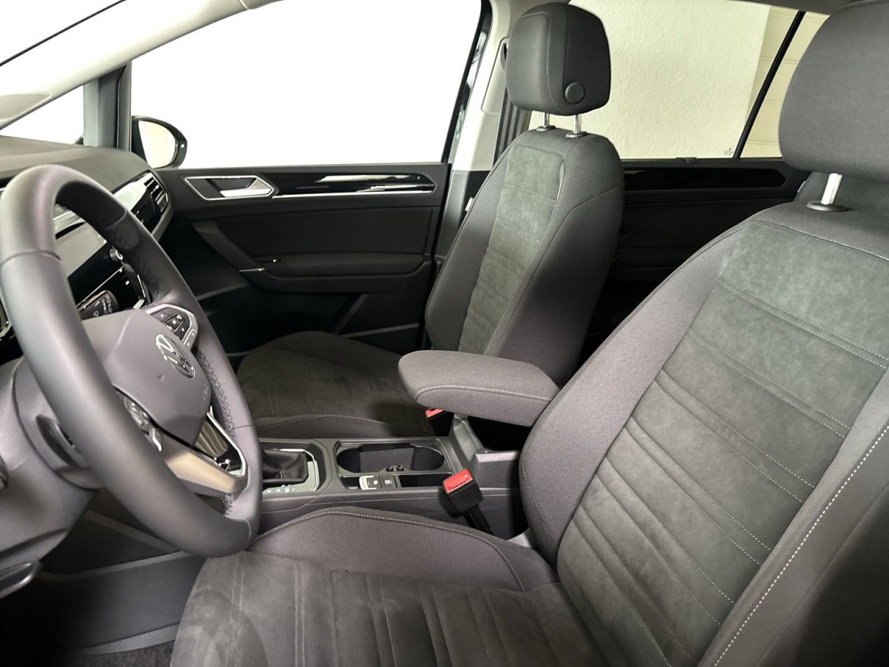 Volkswagen Touran 1.5 TSI Highline Black Style OPF DSG DWA foto 5