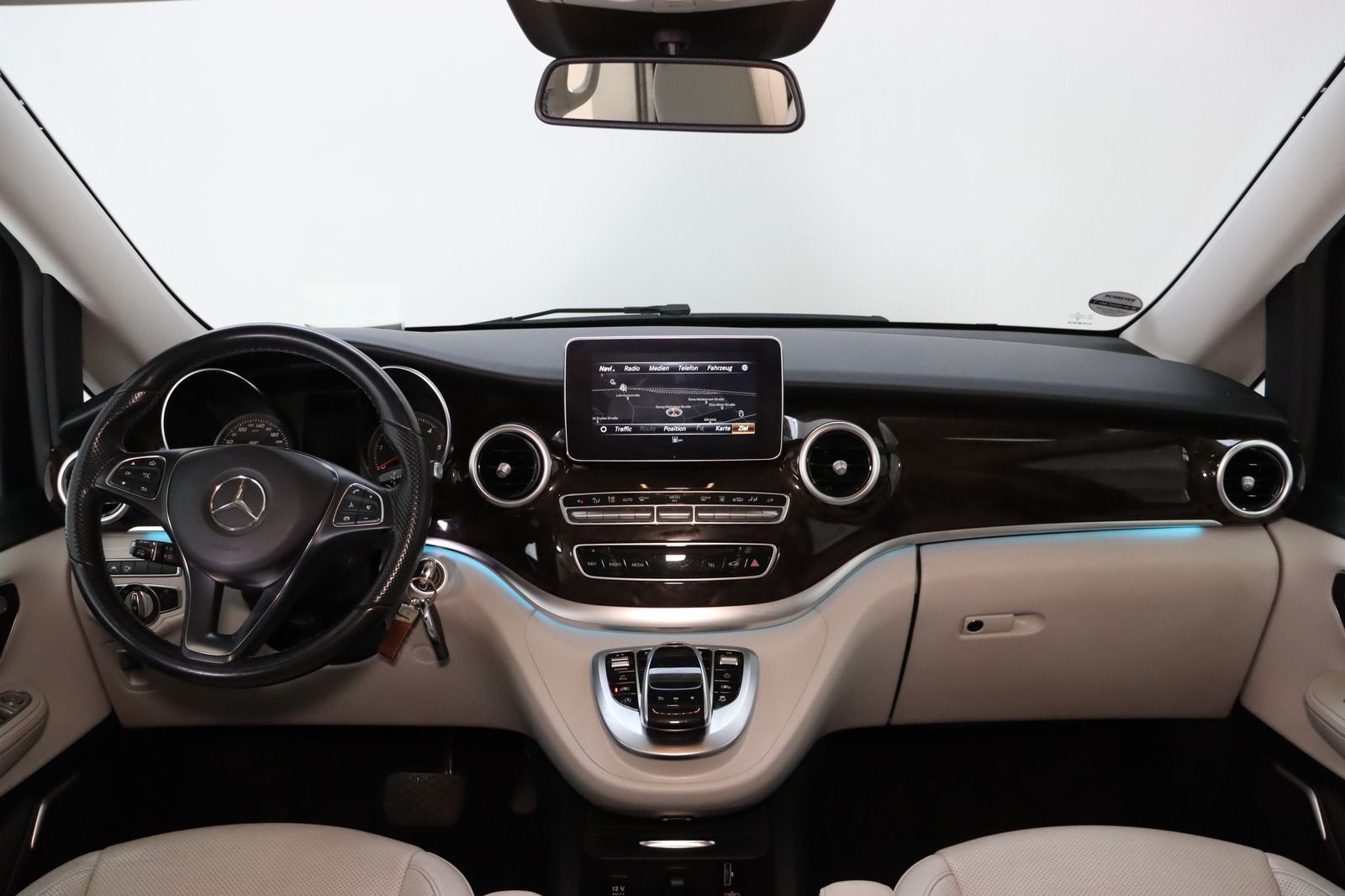 Fahrzeugabbildung Mercedes-Benz V 250 d 4matic Avantgarde * lang * 360 * ILS