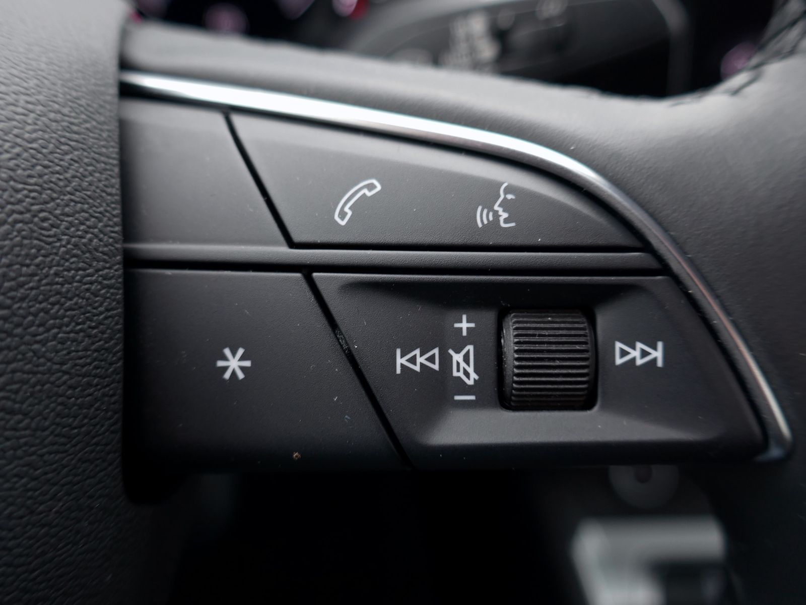 Fahrzeugabbildung Audi Q3 35 Advanced 2.0 TDI | LED AHK PDC Navi