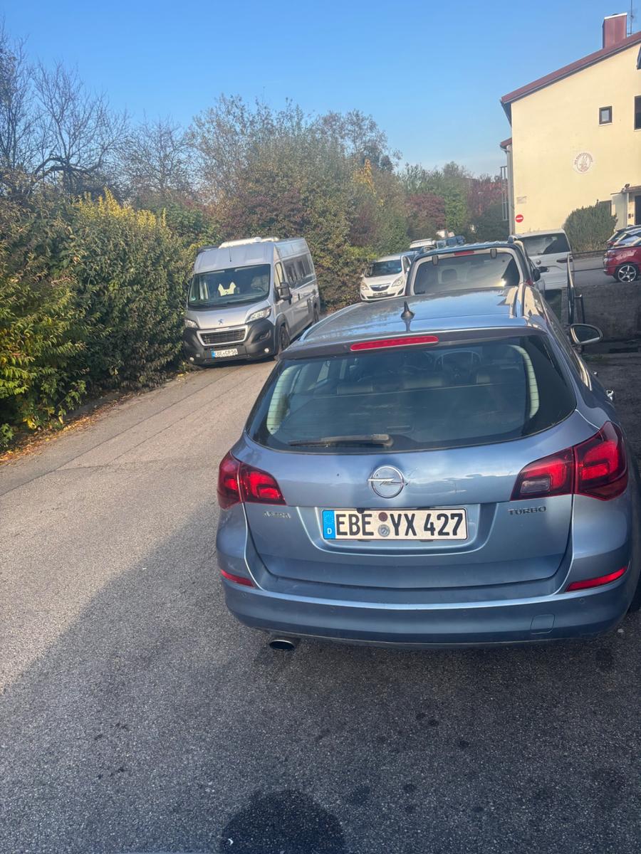 Opel Astra 2010 — photo 7