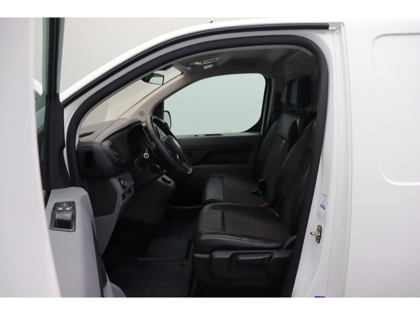 Fahrzeugabbildung Fiat Scudo L3 SX Automatik, AHK, Navi, Kamera,