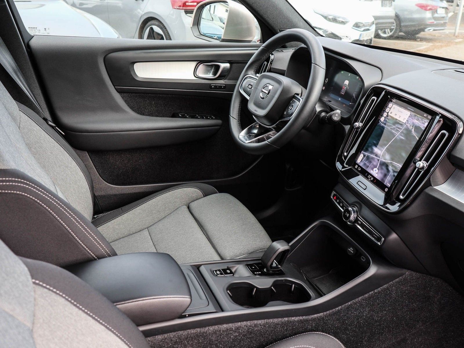 Volvo XC40 B3 Core 2WD imagem 3
