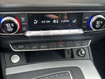 Audi Q5 55 TFSI e 2.0 quattro KLIMA A ALA CARPLAY