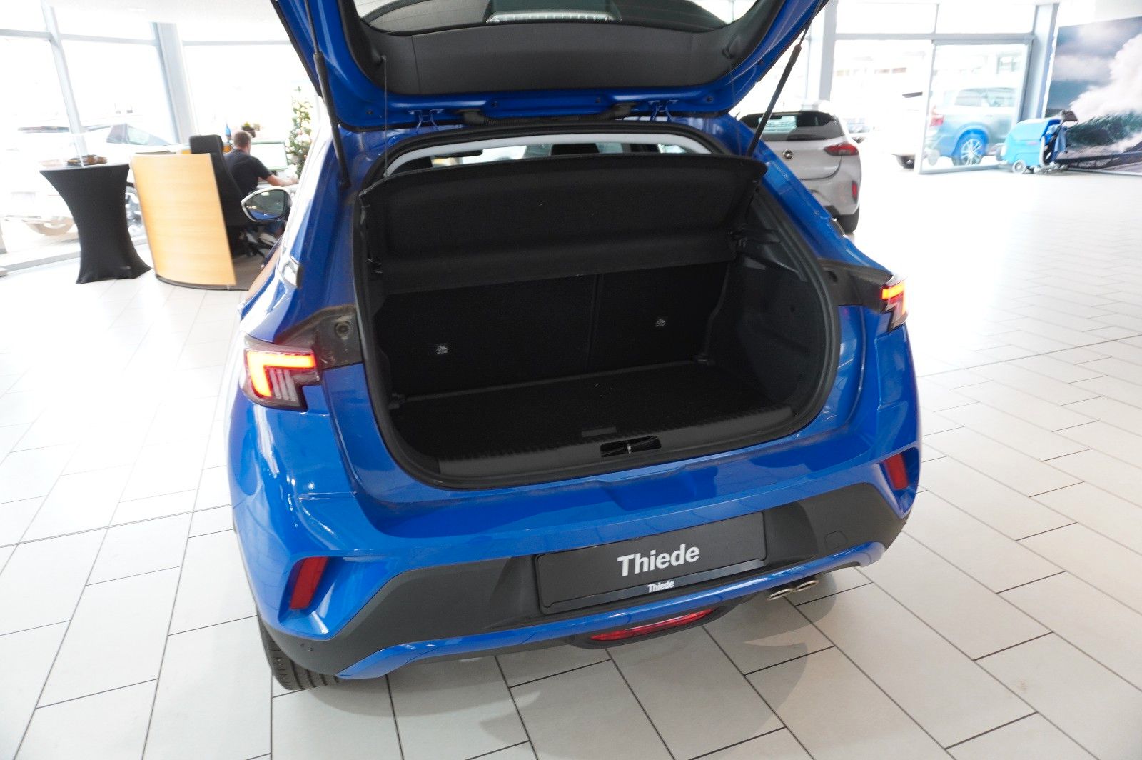 Fahrzeugabbildung Opel Mokka ELEGANCE 1.2T NAVI/LED/KAMERA/SPORT/SH/DAB