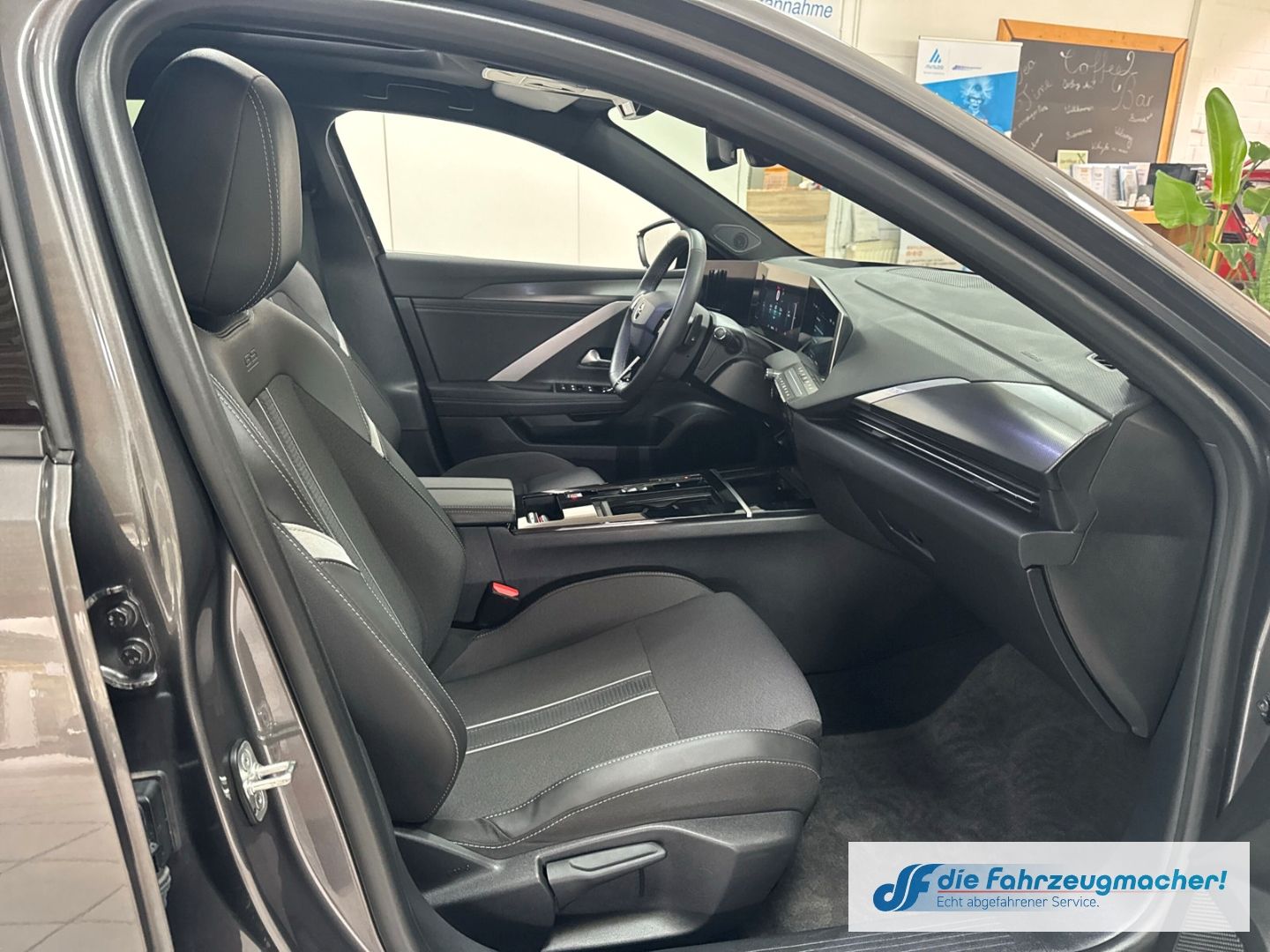 Fahrzeugabbildung Opel Astra L Sports Tourer GS HUD El. Panodach Navi D