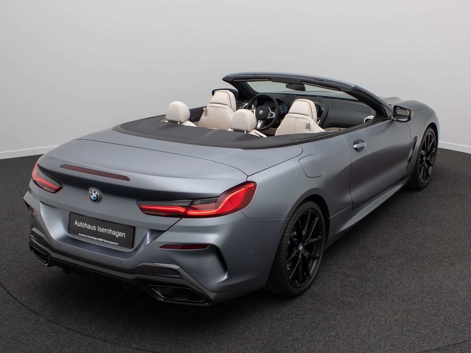 Fahrzeugabbildung BMW 840d xD Cabrio Individual B&W SoftClos HUD VOLL