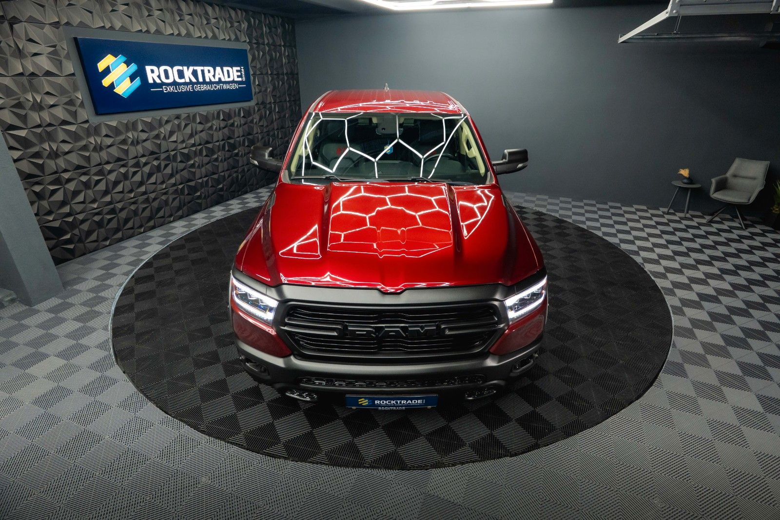 Fahrzeugabbildung Dodge RAM 5.7 V8 HEMI 4x4 OFFROAD Night-Paket *LED*19%