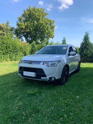 Mitsubishi Outlander 2.2 DI-D Klassik Kollektion+ Autom...