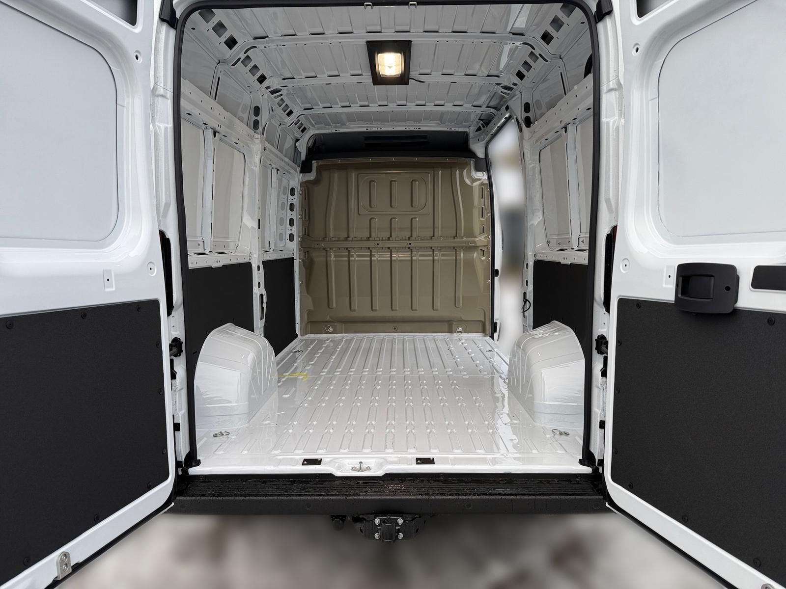 Fahrzeugabbildung Fiat Ducato 35 Kastenwagen L2H2 140 MT6