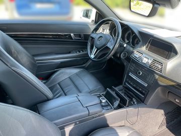 Mercedes E 220 - 9