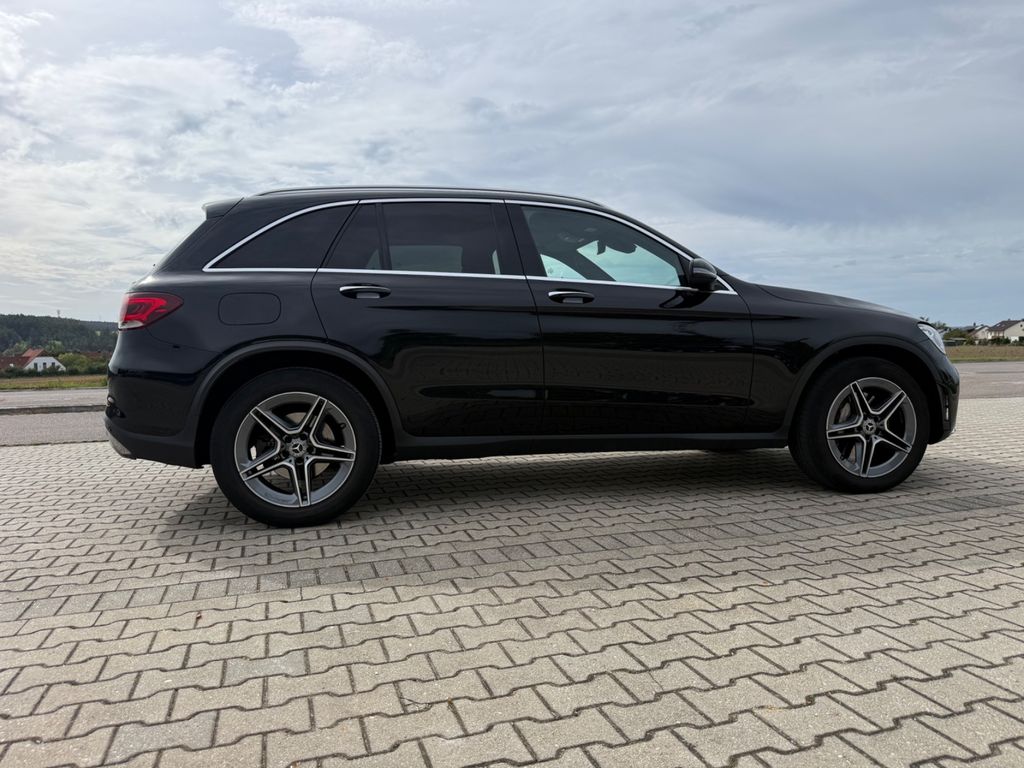 Image of Mercedes-Benz GLC 220