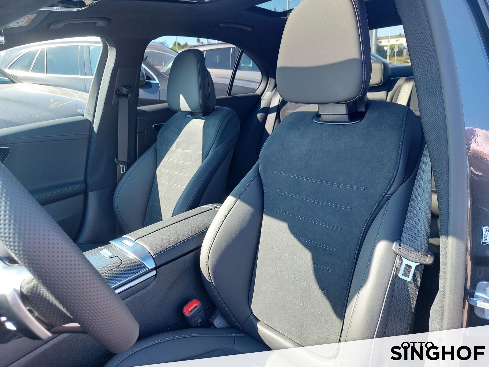 Fahrzeugabbildung Mercedes-Benz C 220 d AMG Pano+AHK+Night+Digital+360°+Distron+