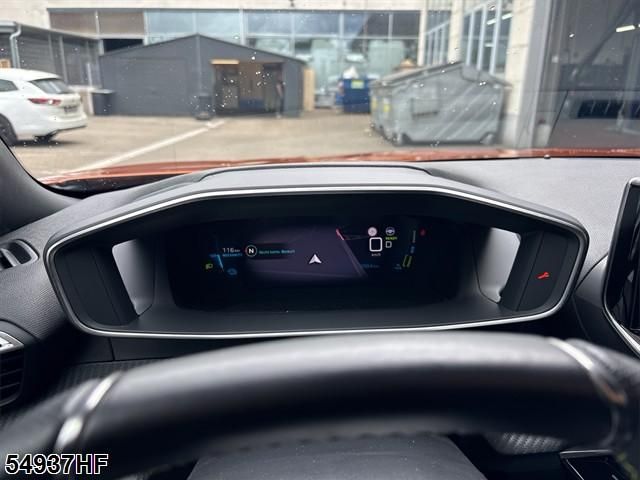Fahrzeugabbildung Peugeot 2008 GT Pack Elektro NAVI+SHZ+LED+KAMERA